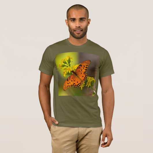 Gulf Fritillary aka Passion Butterfly on Goldenrod Tシャツ (正面フル)