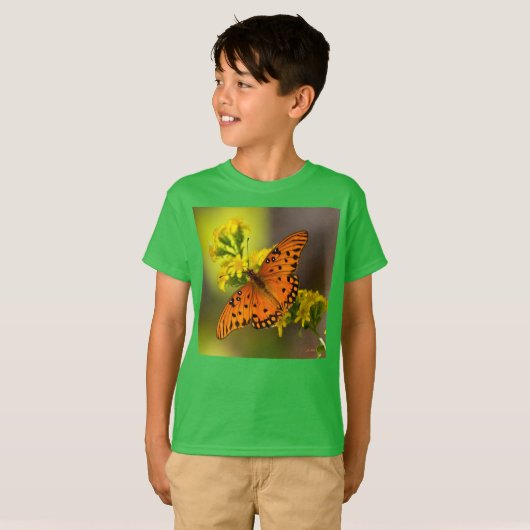 Gulf Fritillary aka Passion Butterfly on Goldenrod Tシャツ (正面フル)