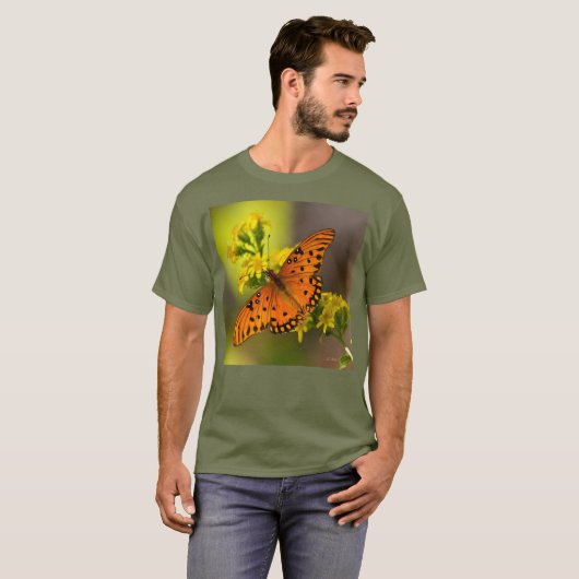 Gulf Fritillary aka Passion Butterfly on Goldenrod Tシャツ (正面フル)