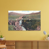 Gunnison, CO - Sapinero Bridge over Lake キャンバスプリント (インサイチュ (リビング))