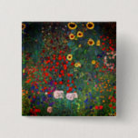 Gustav Klimt Flower Garden 缶バッジ<br><div class="desc">Button featuring Gustav Klimt’s oil painting Farm Garden with Sunflowers (1907). A beautiful garden of sunflowers and exquisite blue,  red,  purple,  pink,  and white flowers. A great gift for fans of Art Nouveau and Austrian art.</div>