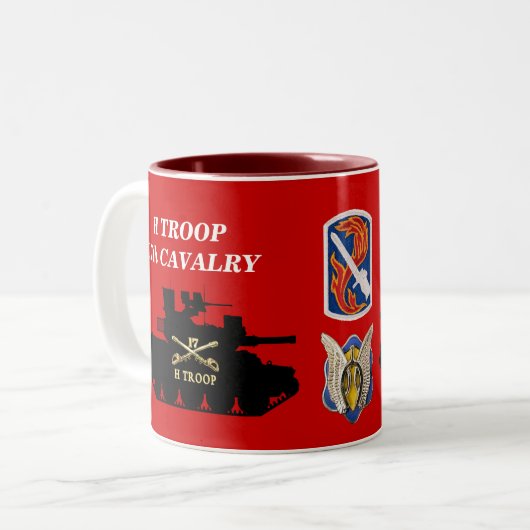 Hの軍隊、第17騎兵隊M551 Sheridanのマグ ツートーンマグカップ (正面左)