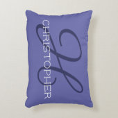 Hイニシャルパーソナライズされた名トレンディーペリウィンクルブルー アクセントクッション (正面(垂直))