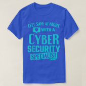 Hacking Feel Safe At Night With A Cybersecurity Ha Tシャツ (デザイン正面)