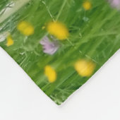 Haflingerの馬のかわいい子馬の休息の花壇、静かに フリースブランケット (角)