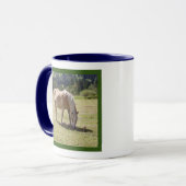 Haflinger Palomino Pony in Summer Pasture写真 マグカップ (正面左)