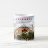 Hagia Sophiaの眺め。 (Hagia Sophia博物館)。 コーヒーマグカップ (中央)