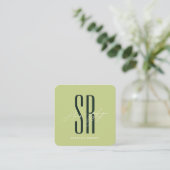 Hair stylist modern green monogram initials スクエア名刺 (スタンド正面)