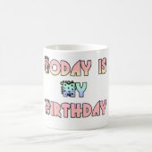 Hakuna Matataギフト今日は私の誕生日.png コーヒーマグカップ (中央)