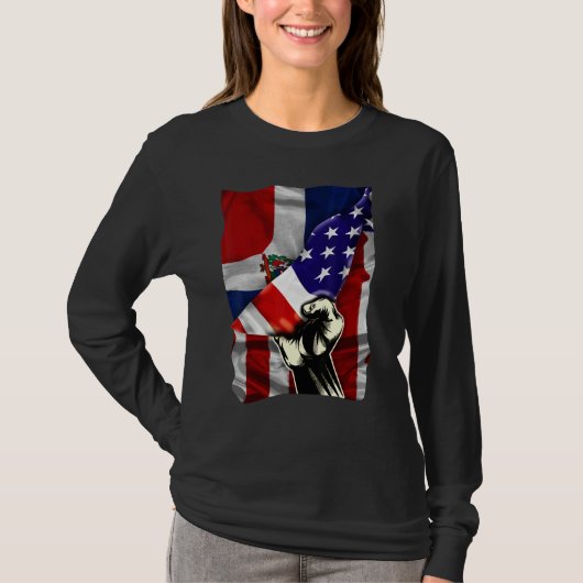 Half American Flag Dominican ROOTS USA Flag Dom Re Tシャツ (正面)
