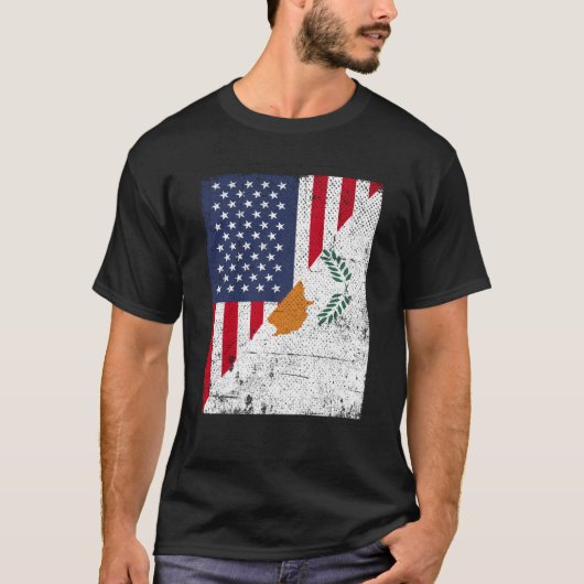 Half USA Flag Half Cyprus Flag American Cypriotic Tシャツ (正面)