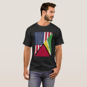 Half USA Flag Half Guyana Flag American Guyanian Tシャツ (正面フル)