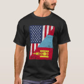 Half USA Flag Half Mongolia Flag American Mongolia Tシャツ (正面)