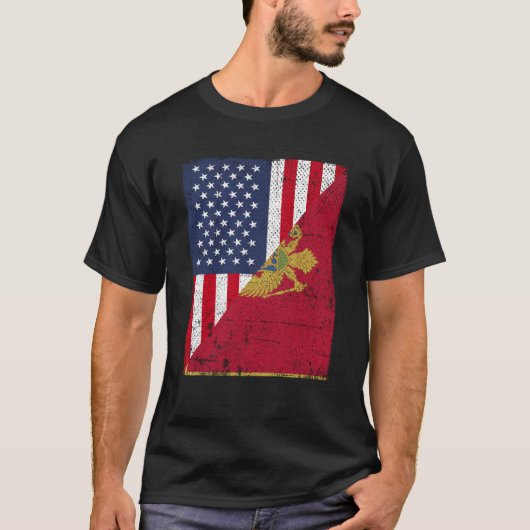 Half USA Flag Half Montenegro Flag American Monten Tシャツ (正面)