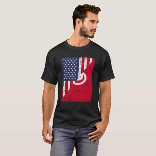 Half USA Flag Half Tunisia Flag American Tunisian Tシャツ (正面フル)
