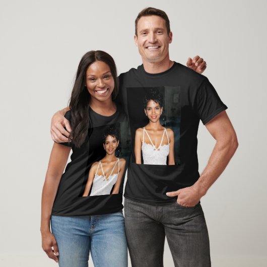 Halle Berry – ポスター Tシャツ (ユニセックス)