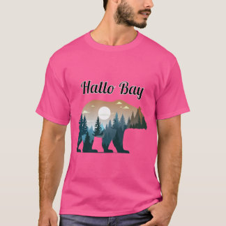 Hallo Bay Bear Silhouette with Forest Landscape in Tシャツ
