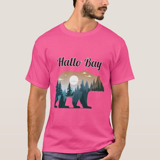 Hallo Bay Bear Silhouette with Forest Landscape in Tシャツ (正面)