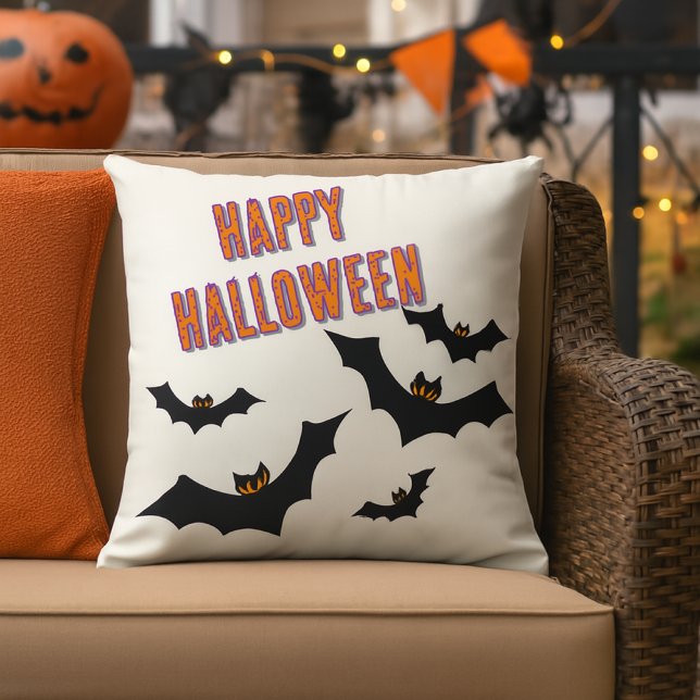 Halloween Bats Porch / Patio  アウトドアクッション (The outdoor pillow features a bold “Happy Halloween” design with jagged-winged bats )