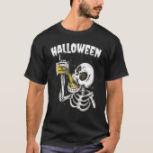 Halloween Beer Drinking Skeleton Tシャツ (正面)