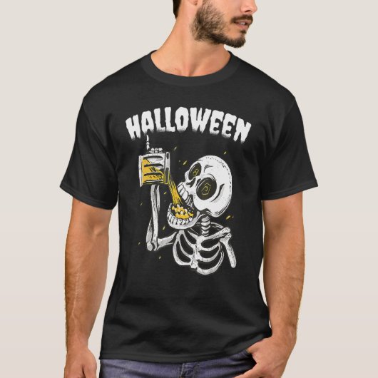 Halloween Beer Drinking Skeleton Tシャツ (正面)