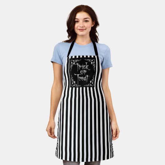 Halloween Black and White エプロン (着用した状態)