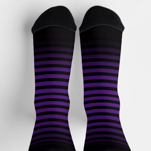 Halloween Black purple horizontal stripes ombre ソックス (上部)