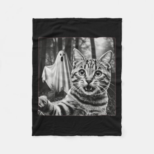 Halloween Cat Selfie With Soky Ghost フリースブランケット (正面)