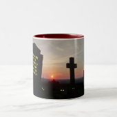 Halloween Coffee Mug Haunted Graveyard. ツートーンマグカップ (中央)