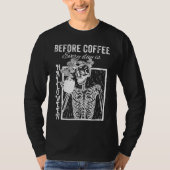 Halloween Coffee  Skeleton Holds Coffee Mug Tシャツ (正面)