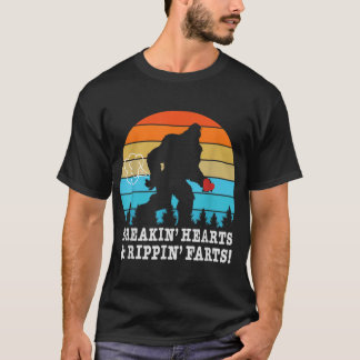 Halloween Costume Bigfoot Breaking Hearts and Ripp Tシャツ