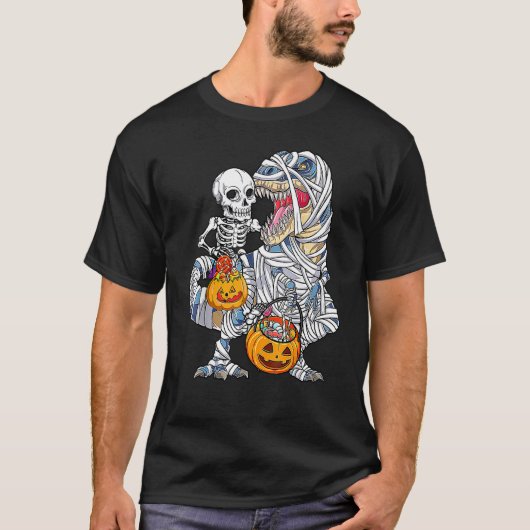 Halloween Dinosaur Rex Skeleton Riding Mummy Pumpk Tシャツ (正面)