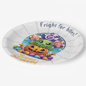 Halloween Grimlin With Trick or Treat Candy ペーパープレート (アングル)