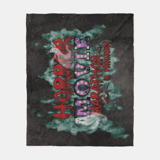 Halloween Horror Movie Marathon In Progress フリースブランケット (正面)
