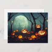 Halloween Kürbisse in einem Wald bei Vollmond. ポストカード (正面/裏面)