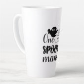 Halloween One Spooky Mama Birthday カフェラテマグ (左アングル)