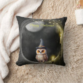 Halloween Owl in Round Tower Window クッション (ブランケット)