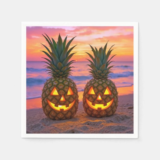 Halloween Pineapple Jack-o-lanterns On a Beach スタンダードカクテルナプキン (正面)