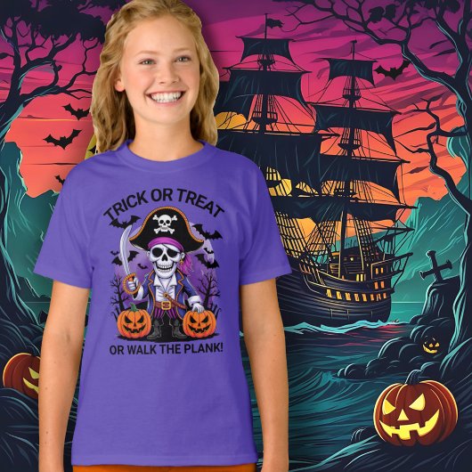 Halloween Pirate Trick or Treat or Walk the Plank Tシャツ