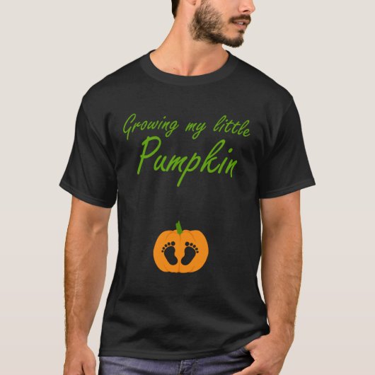 Halloween Pregnancy Announcement Lil Pumpkin women Tシャツ (正面)