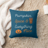 Halloween Pumpkin Spice and Everything Nice Xmas クッション (ブランケット)