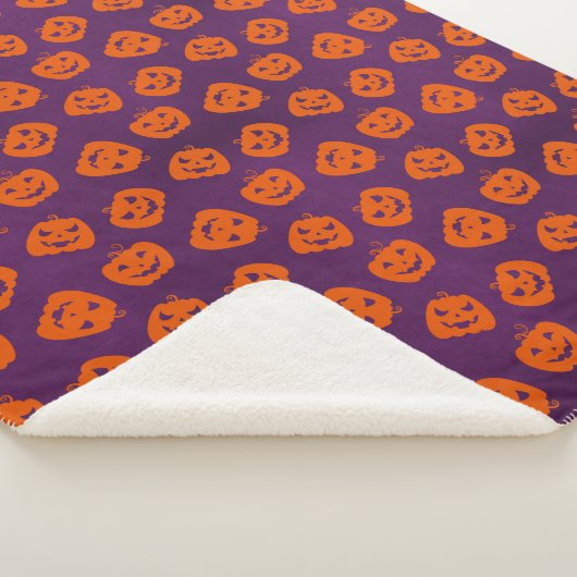 Halloween Pumpkins on Purple Background Pattern シェルパブランケット (3/4)