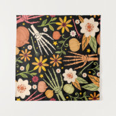 Halloween seamless pattern with bones and floral e タペストリー (正面(横))