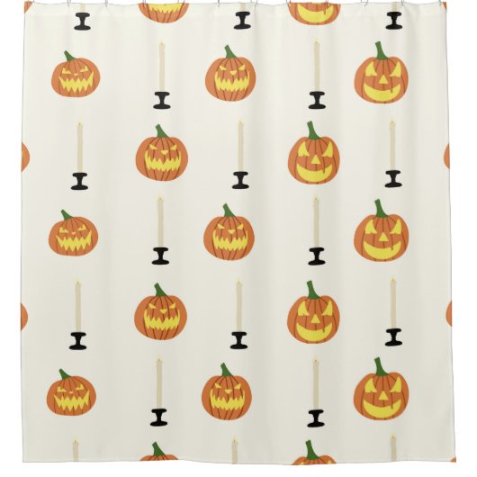 Halloween seamless pattern with pumpkins and candl シャワーカーテン (正面)