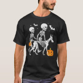 Halloween Skeleton Walking Doberman Dog Tシャツ (正面)