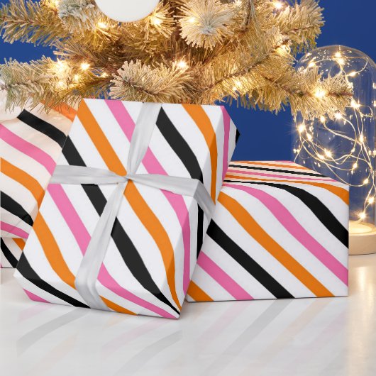Halloween Stripes – Bold Diagonal Pattern ラッピングペーパー (クリスマス)