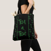 Halloween trick or treat green and black トートバッグ (クローズアップ)