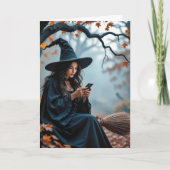 Halloween Witch On Her Broom and Texting カード (正面)