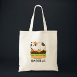 Ham-Purr-Ger Funny Kitty Cat Hamburger Pun トートバッグ<br><div class="desc">Ham-Purr-Ger Funny Kitty Cat Hamburger Pun features a chubby calico kitty cat loafing on the top of a hamburger. Cute Pun gift for family and friends who love hamburgers,  cute kitty cats and puns.</div>