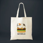Ham-Purr-Ger Funny Kitty Cat Hamburger Pun トートバッグ<br><div class="desc">Ham-Purr-Ger Funny Kitty Cat Hamburger Pun features a chubby calico kitty cat loafing on the top of a hamburger. Cute Pun gift for family and friends who love hamburgers,  cute kitty cats and puns.</div>